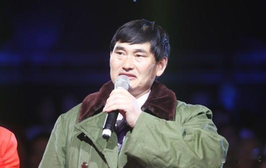 朱之文这人，真的挺让人佩服。成名15年，商演不断，俩月账面收入超800万，但他最