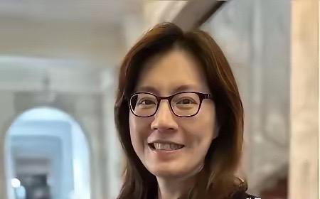 别再让“台独”名单只当摆设了！那些跳得欢的分裂分子，一边喊着谬论一边搞破坏，刘世