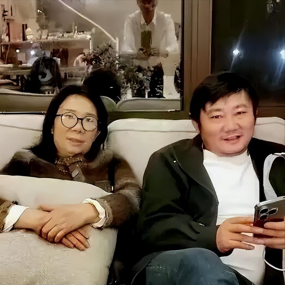 张雪拉黑亲生母亲的热搜反转！到底是绝情还是自保？

张雪拉黑母亲  10 月 3