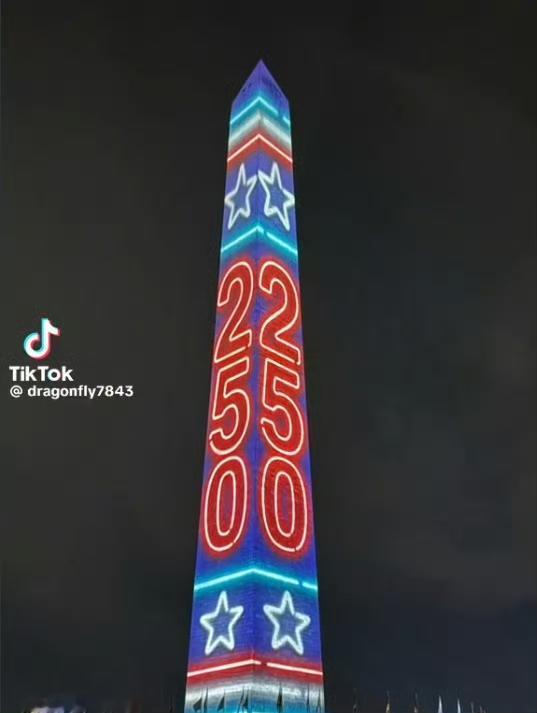 明天是美国建国250周年，不过这么直接打出醒目的250，在我们看来十分滑稽。