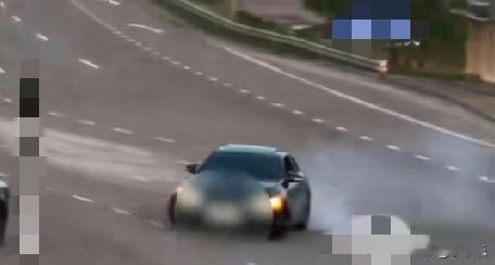 近日，兰海高速一小车定速巡航故障刹车失灵，时速115狂奔490公里，直至车里燃油