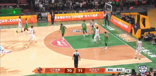 陈盈骏借助掩护直接拔起三分！🏀手起刀落，稳稳命中！这手感真的挡都挡不住，太硬了