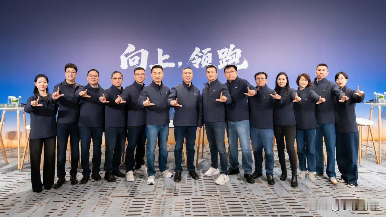 零跑十周年发布会亮点十足：官宣年销400万辆终极目标，告别“新势力”跻身主流。一