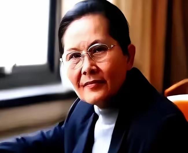 我国顶尖半导体教授李爱珍，申请中科院院士被淘汰，不料2007年，她竟然摇身一变成