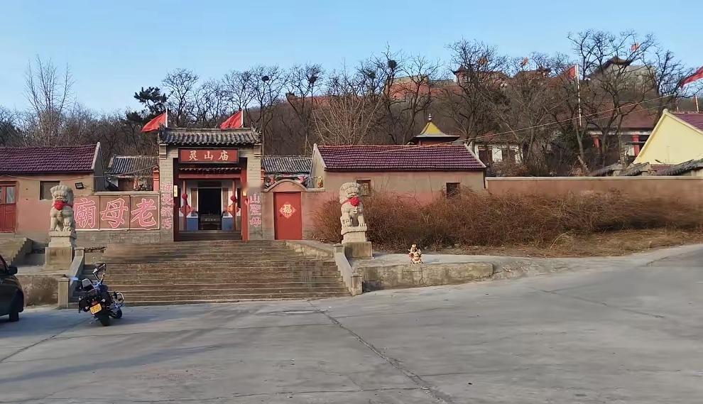 近日，在抖音看到有网友吐槽即墨灵山庙宇乱收费的问题，其实这个问题由来已久，始终未