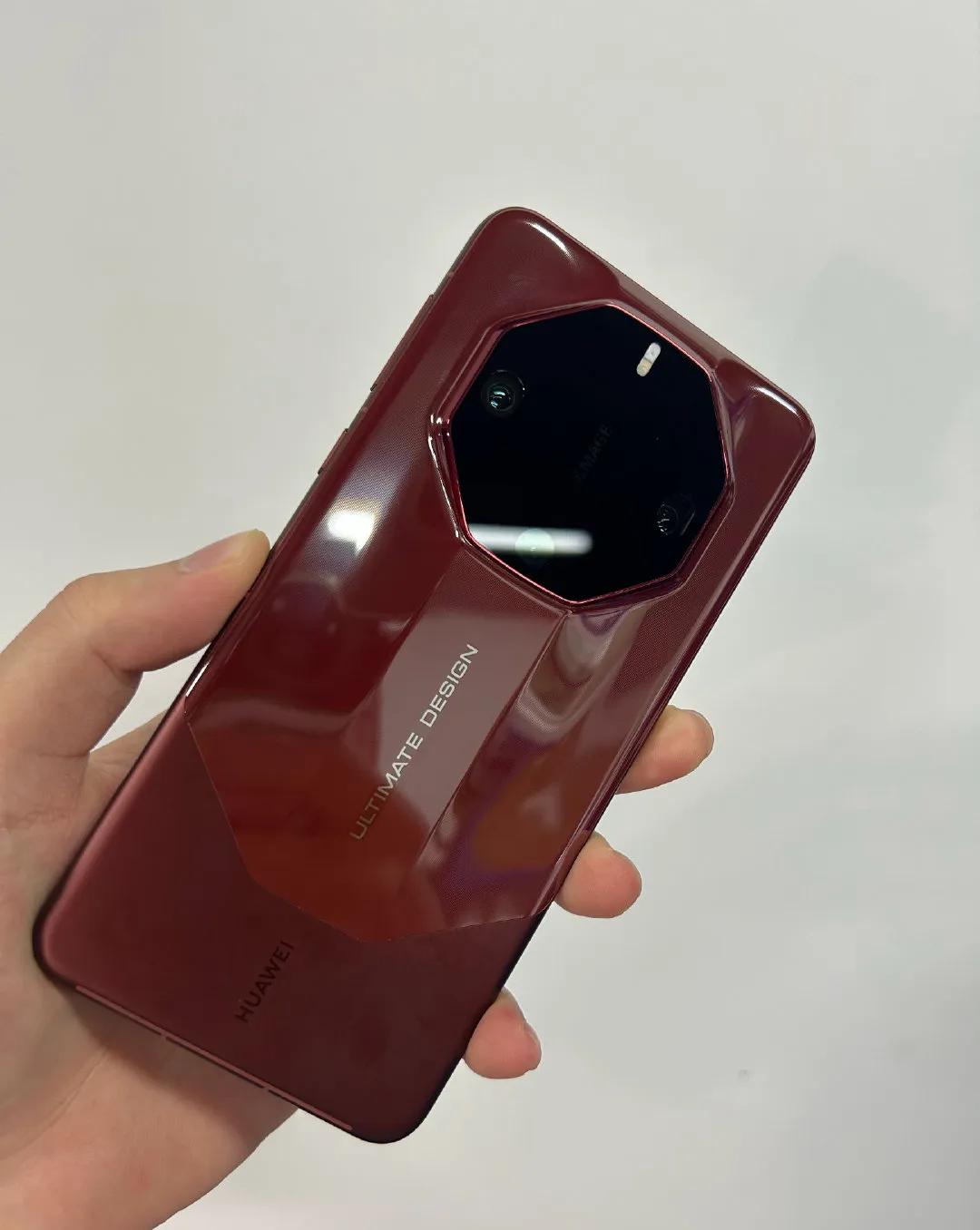 买不到非凡大师没关系啊，你们可以等等保时捷啊

要知道两年前徕卡和华为合同到期，