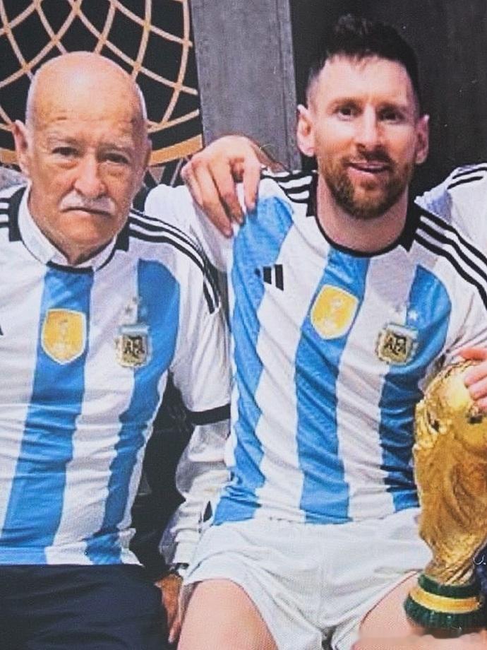 发文悼念奥马尔：“你始终都在，正是你为我铺平了道路，才让阿根廷足协注意到我。所有