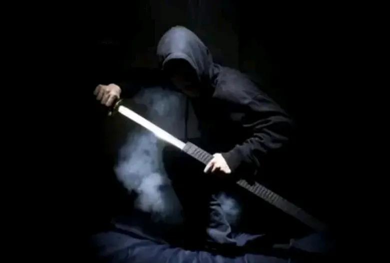 日本人的行事风格，就像忍者，阴险狡诈，极善伪装和隐忍，一旦出手就极其狠毒，就像拔