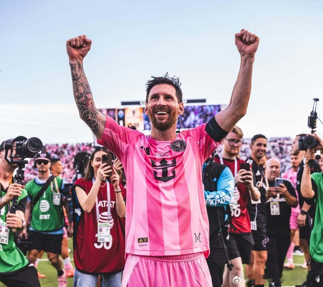 球王梅西今天一球一助，打卡下班休息。友谊赛的目的达到了，磨合球队、锻炼新人、避免