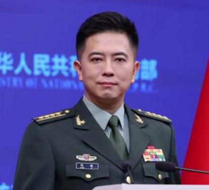 把话彻底挑明了，国防部这次直接点名日本！
8月7日下午，国防部新闻发言人陈曦大校