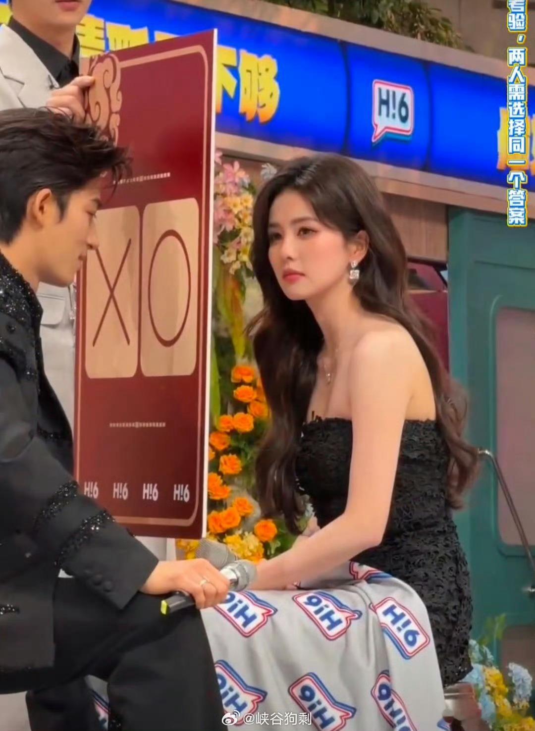 白鹿王星越四搭的默契白鹿和王星越的四搭默契太绝啦!何炅抛出五搭问题，他俩相视瞬间