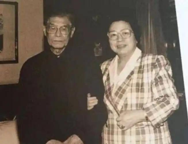 中共首位女叛徒叛逃台湾，1981年高调回国，故友一句话她无言以对。在我党早期出了