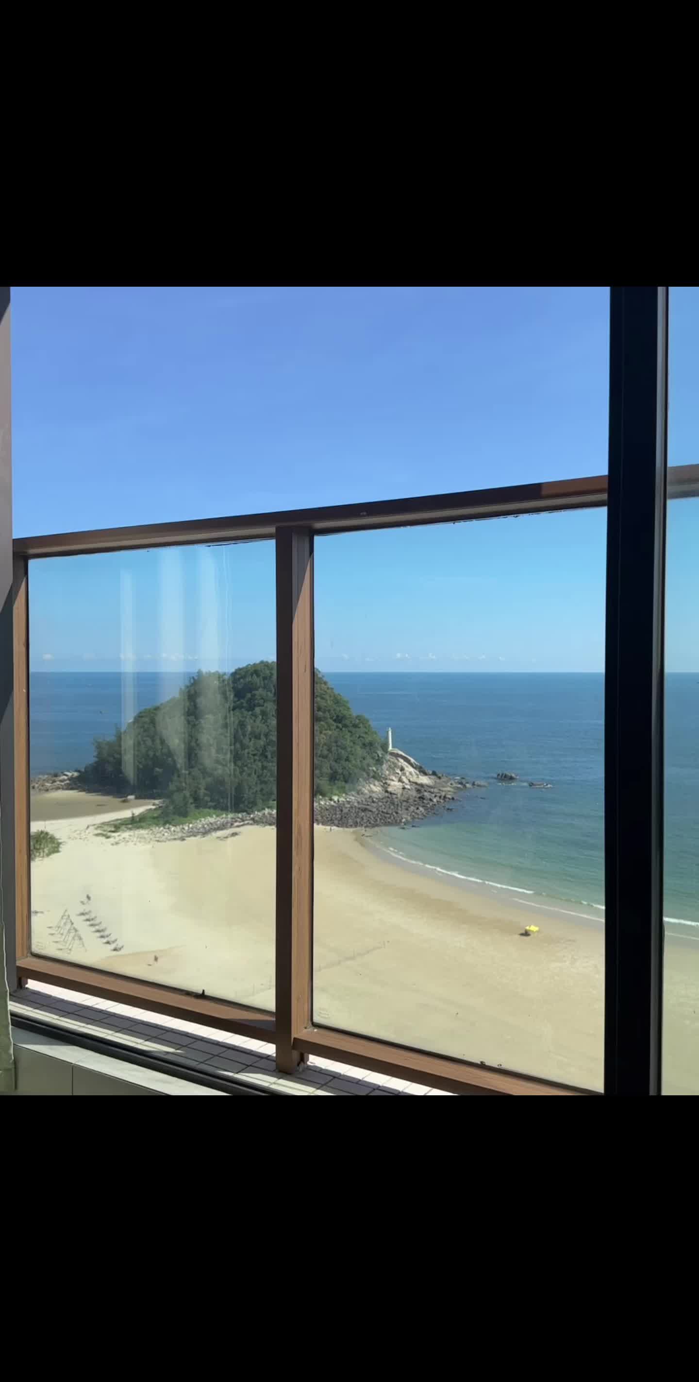 海边穿搭无不良引导
