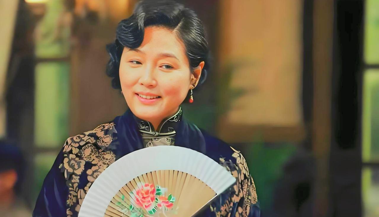 别再吹什么骨相皮相了，那套东西，在《沉默的荣耀》里，连入门资格都没有。
他们用一