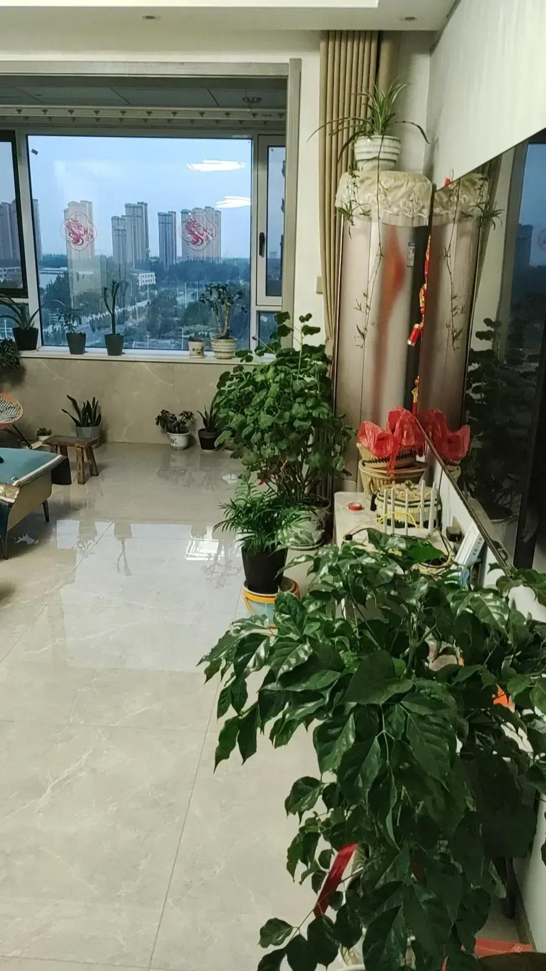 别人的生活方式我们少干涉！

我在一家建筑公司做现场管理，我有一个亲哥今年50岁