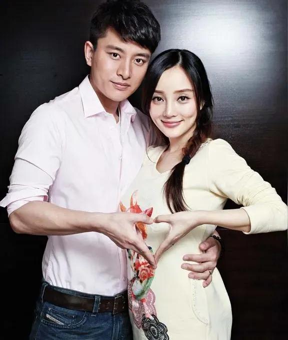 《贾乃亮李小璐合体，复婚传闻再起？真相究竟如何！》

五一假期，霍思燕、杜江带着