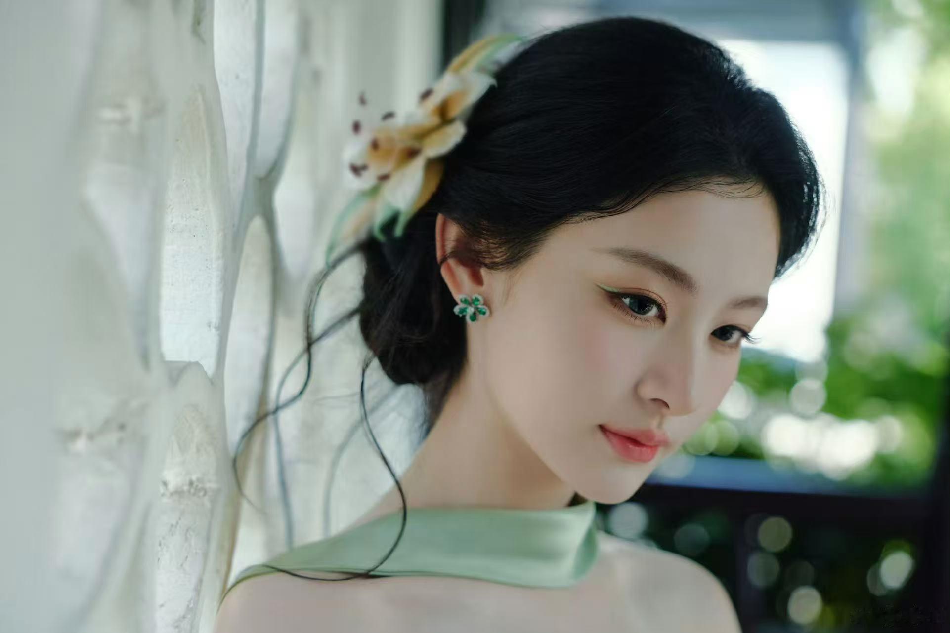 赵晴年度文化魅力人物雅致温婉自带古典风骨，深耕国风非遗文化，塑造多个深入人心古装