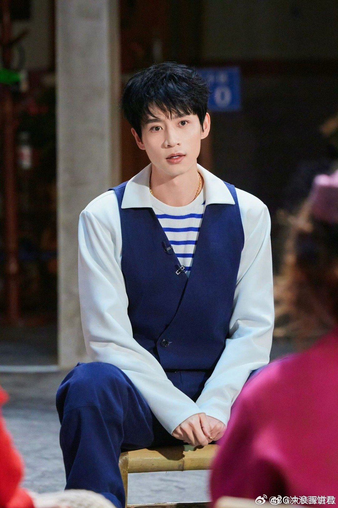 魏晨这段词不应该是我来说吗大侦探陈哲远刚安慰完，魏晨立马举手：“等等，这话得我说