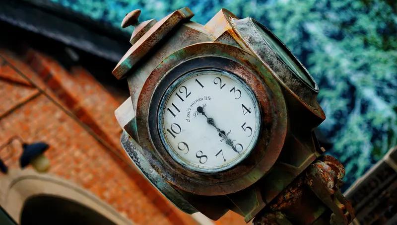 父母已逝，最愧疚的大概就是没能多陪陪他们。以前总觉得时间还长，忙工作、忙社交，忽