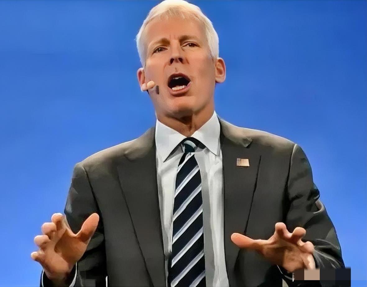 美国这波玩脱了。
不是不想护航，是压根不敢下场。
3月12日，美国能源部长克里斯