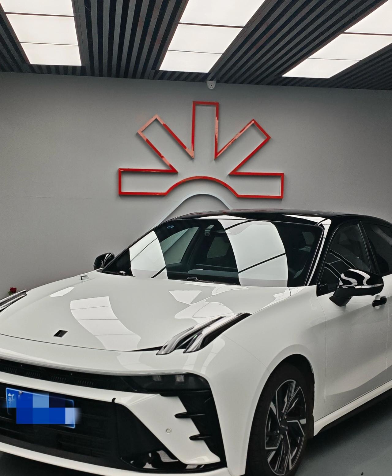 无痕守护，是最高级的讲究对于领克03，从不将就。

这一次，为它披上 7.5mi