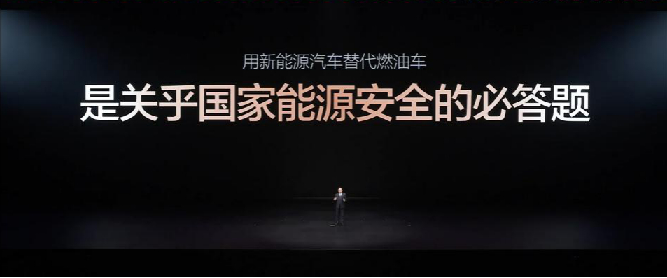 油价再次回到9元时代，现在加满一箱50L的油比之前将多花上百块，对此身边超多的朋