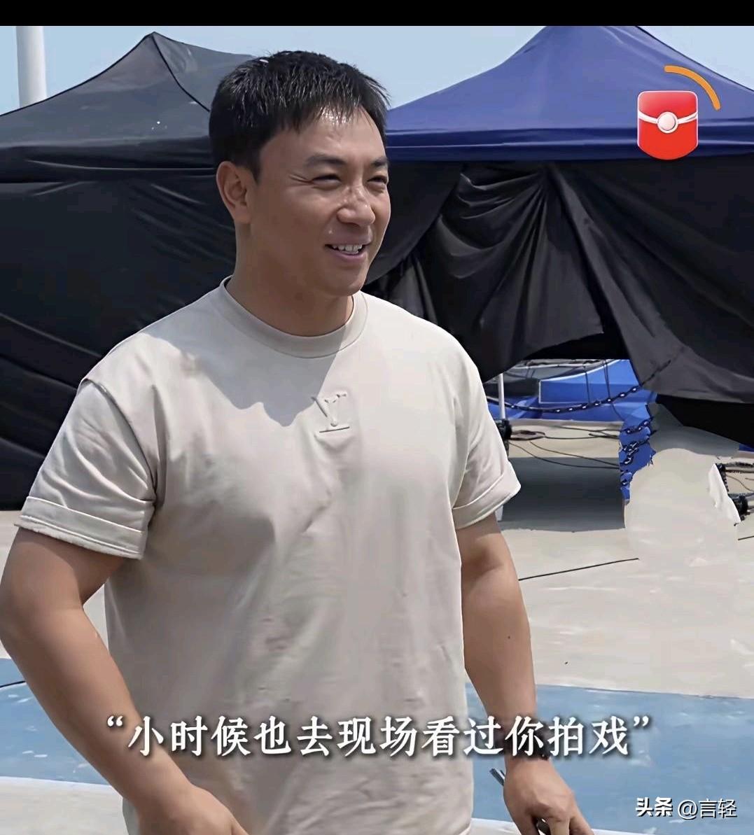 感觉释小龙心理素质有点低啊
明明和周星驰是老相识，但是我真的没想到，释小龙见到周