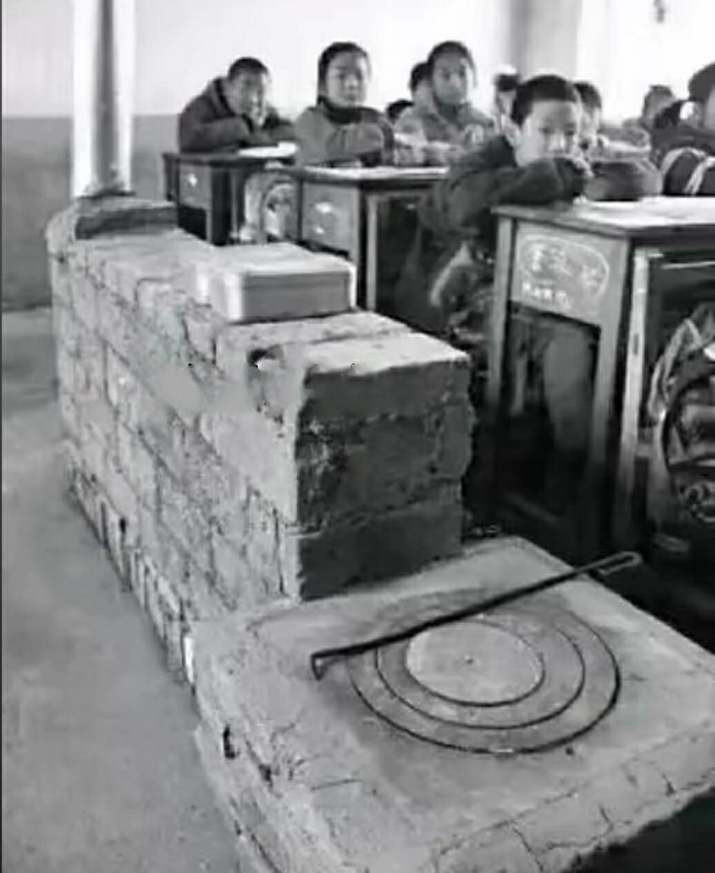 人为什么喜欢怀旧呢？也许是诸物思人吧。爱而不得是人生中最大的遗憾。许你一场悲欢