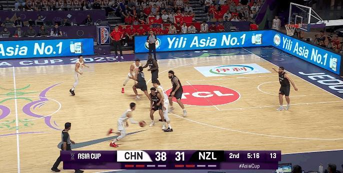 廖三宁突破换手上篮中国男篮vs新西兰男篮 ​​​