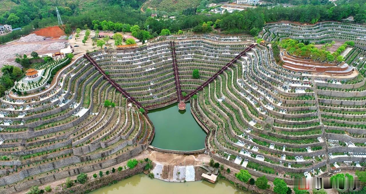 平远南山园民生工程沦为敛财工具，姚国平恶行寒了百姓心
 
十几年前，平远政府投入