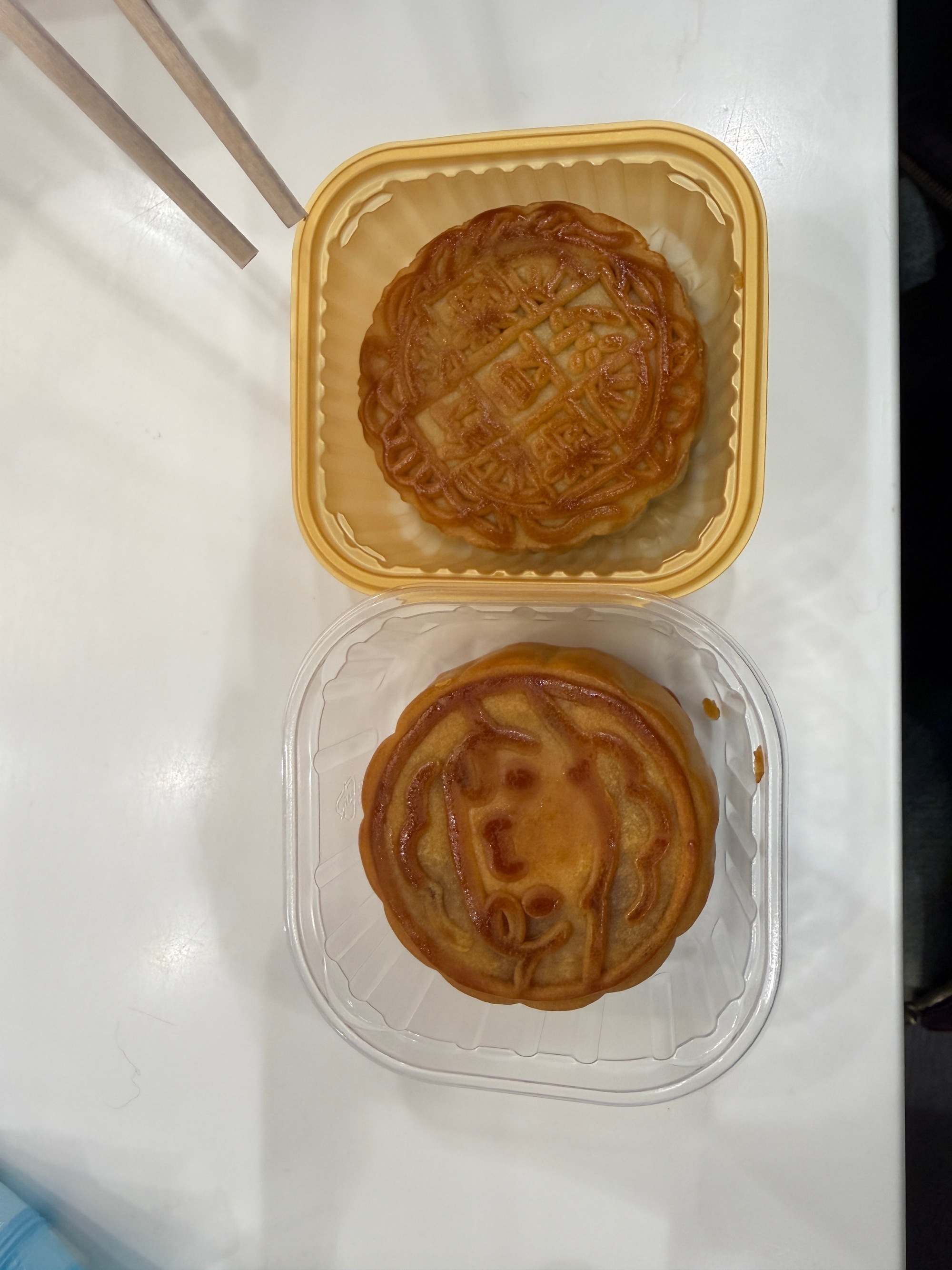 陈哲远在巴黎过中秋陈哲远吃的哪块月饼陈哲远吃的哪块月饼，中秋快乐，[666][6
