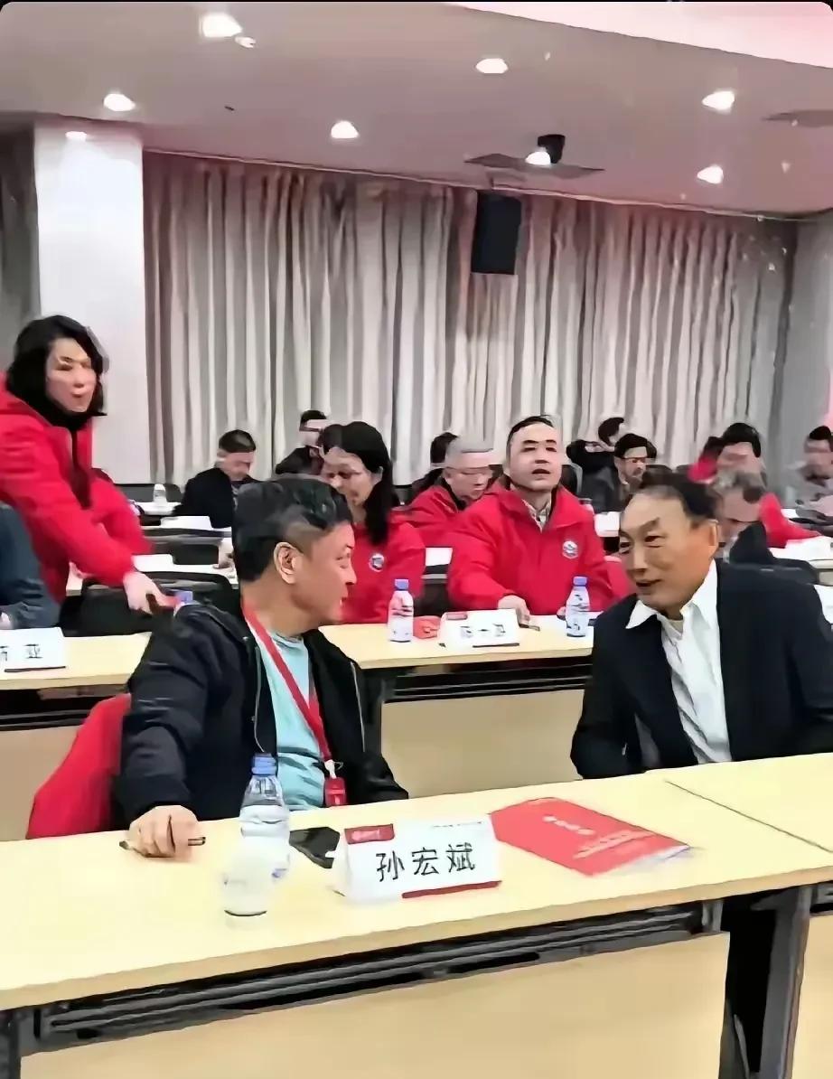 最高端的割韭菜，往往采用最朴素的方式。自从雷军1997年捐赠武汉大学60万元以后