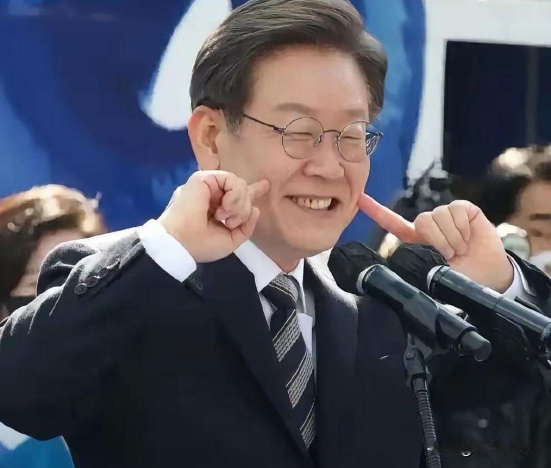6月3日韩地方选举落幕，执政党狂揽十处一级行政区，在野党仅剩一处地盘死守 。
 