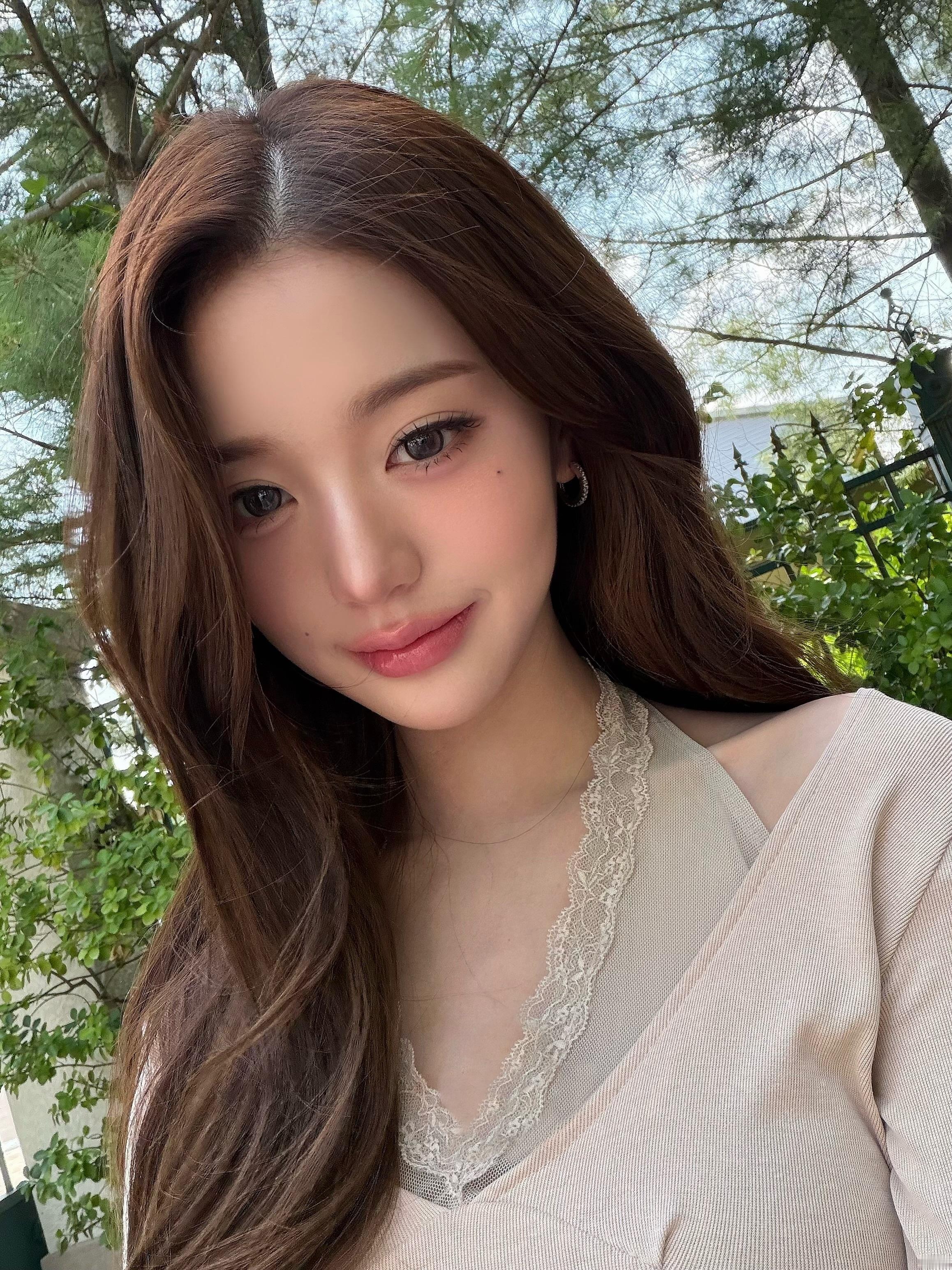 260820 🐰个人ins更新나랑 같이 놀이공원 갈래?🎠🎡🎢🤍要不