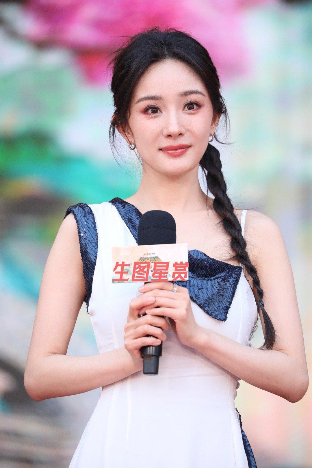 杨幂功夫熊猫4首映礼，配音狐狸“小真”🦊，幂腿真的瘦细好绝[比耶] ​​​