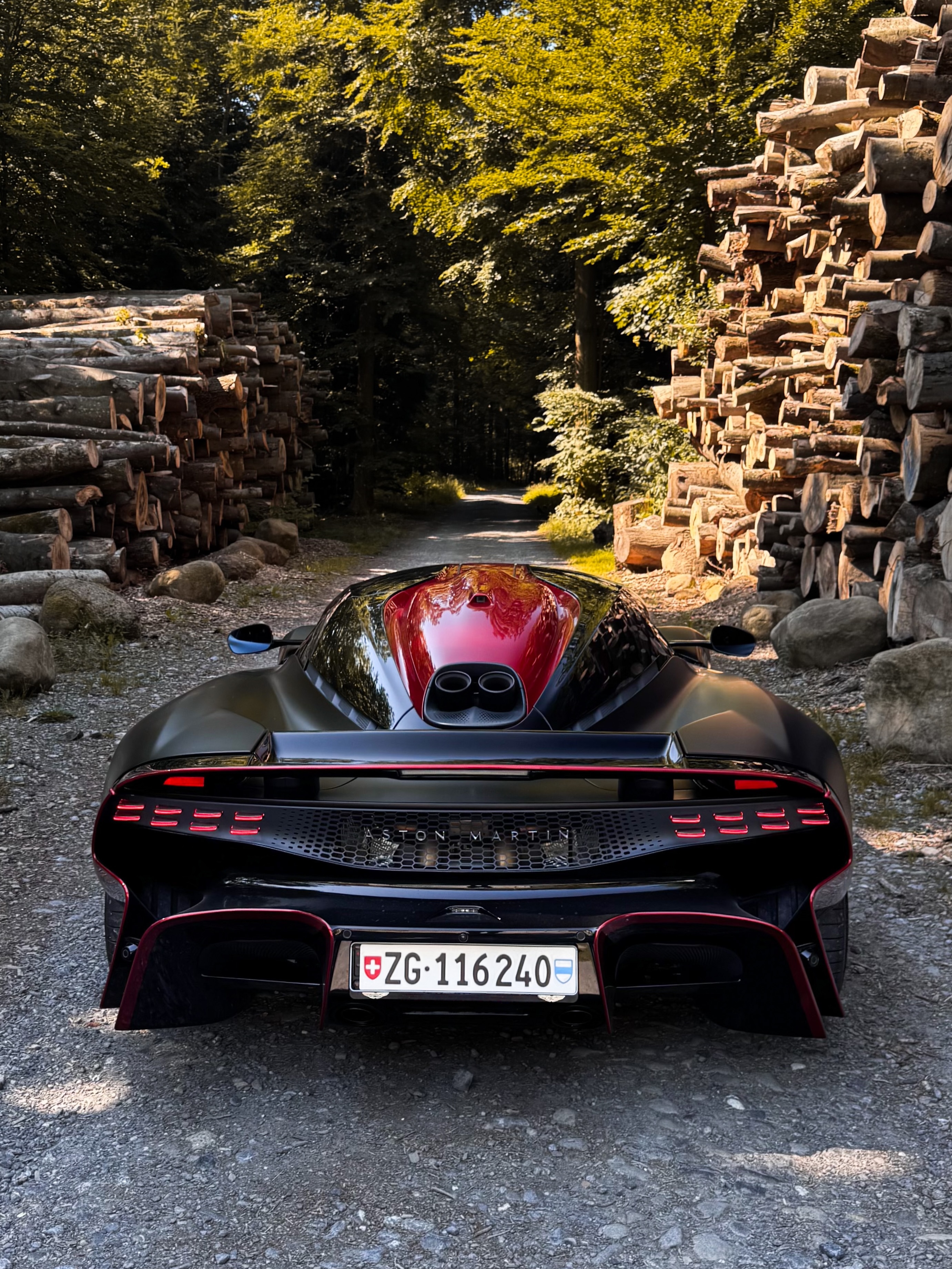 瑞士Astonmartin Valhalla 