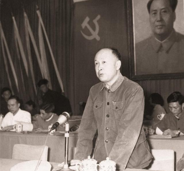从1979年至1986年，钱学森先生连续3次拒绝美国！连中央领导出面劝都不行！钱
