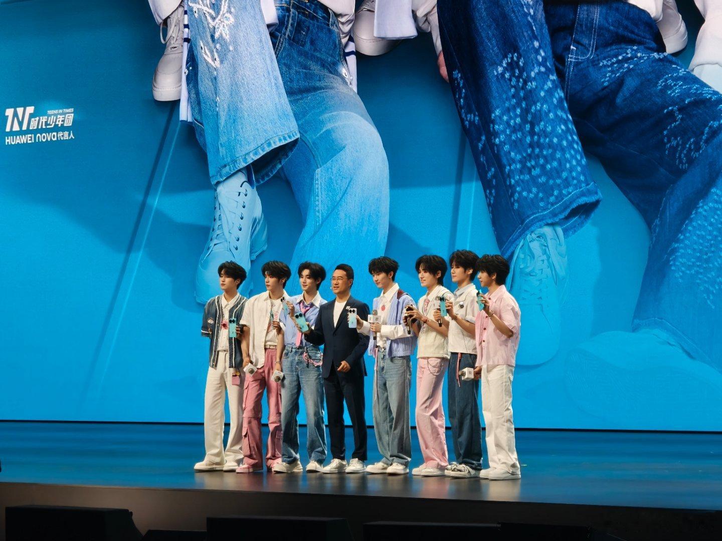 何总这颜值站在少年团中间，真是一点也不输啊！华为nova16nova16出片更出