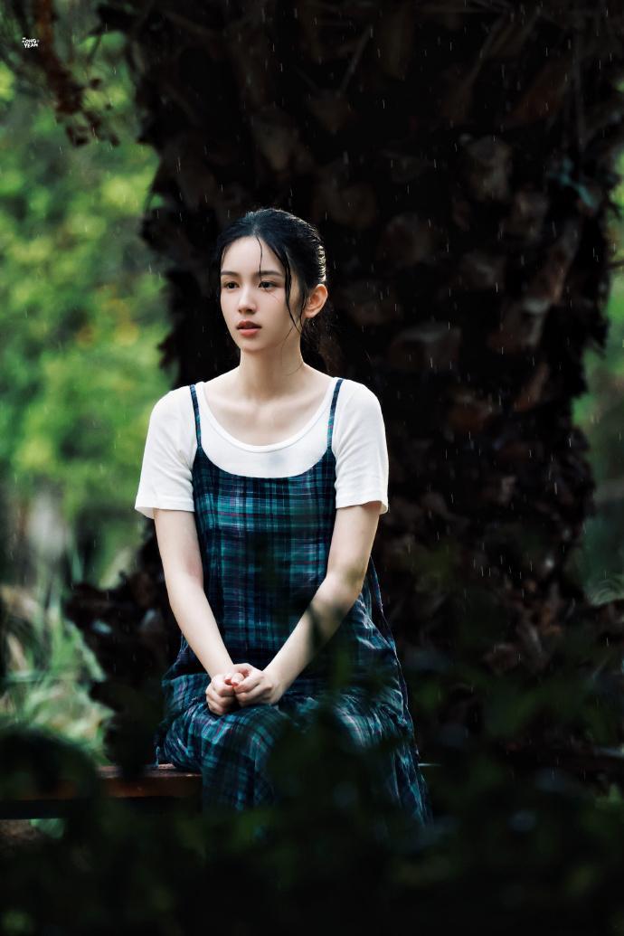 周也站姐太会拍了周也粉丝太会拍了 站姐审美直接开挂，随手抓拍都是氛围感神图，周也