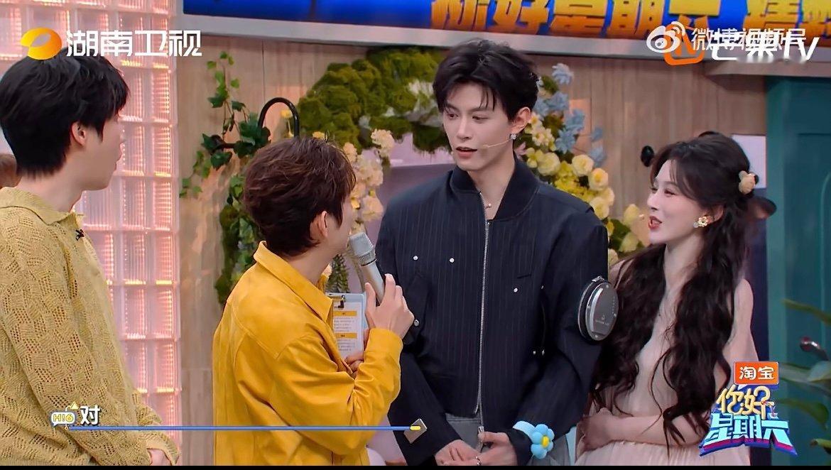 孔雪儿邓凯默契值拉满了答题全程神同步，孔雪儿邓凯连思考节奏都一模一样，默契度真的