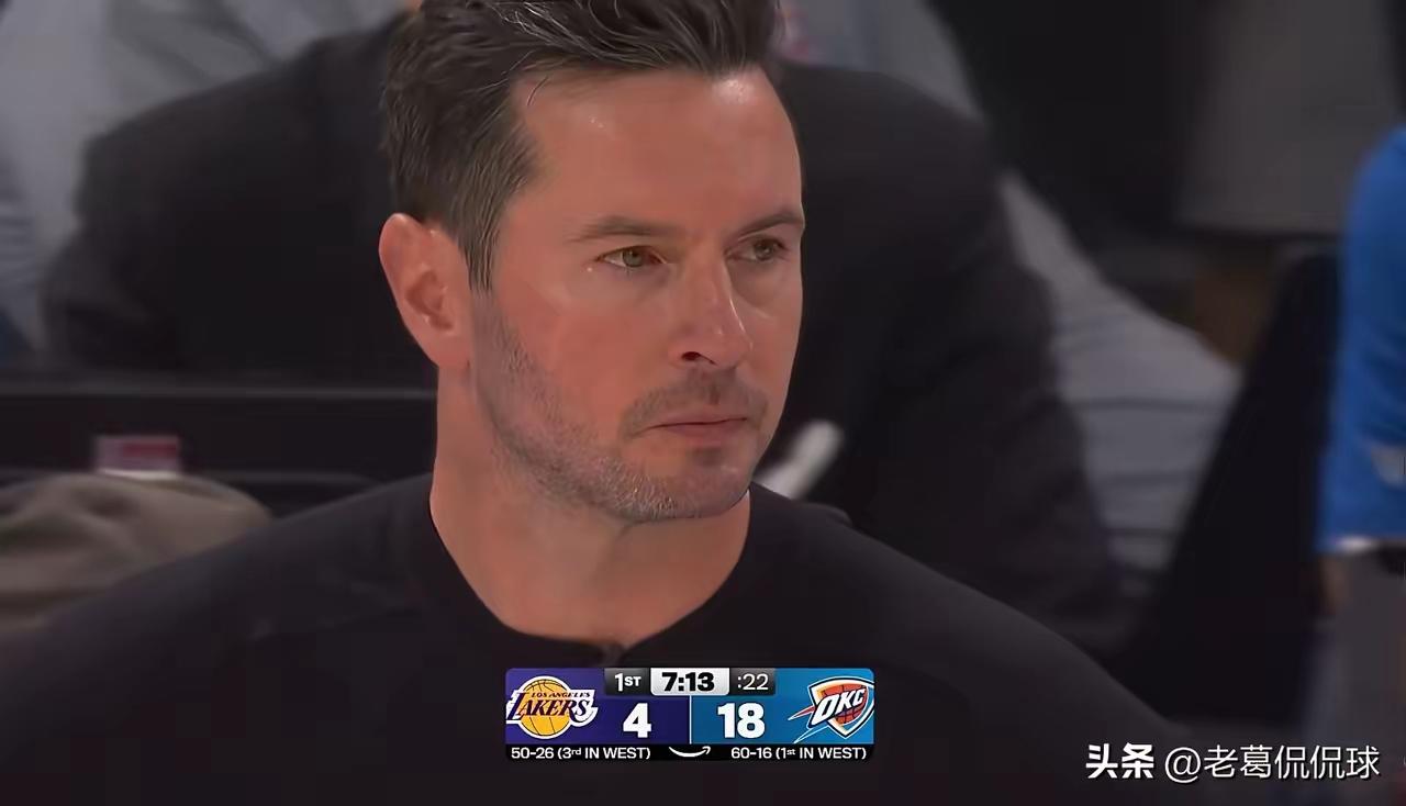 湖人主帅雷迪克真是彻底的傻眼了！在今天湖人客场挑战雷霆的焦点战中，当时比赛进行到