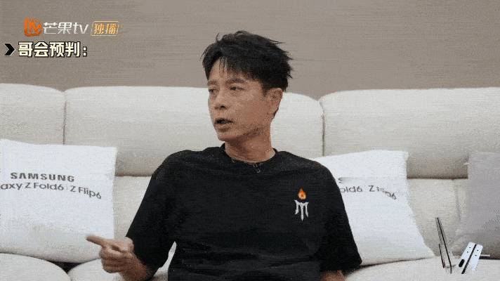 #雅是本季披哥蛊王# 真的好受欢迎啊，新一期重新组队接邀约到手软～简直就是蛊王一