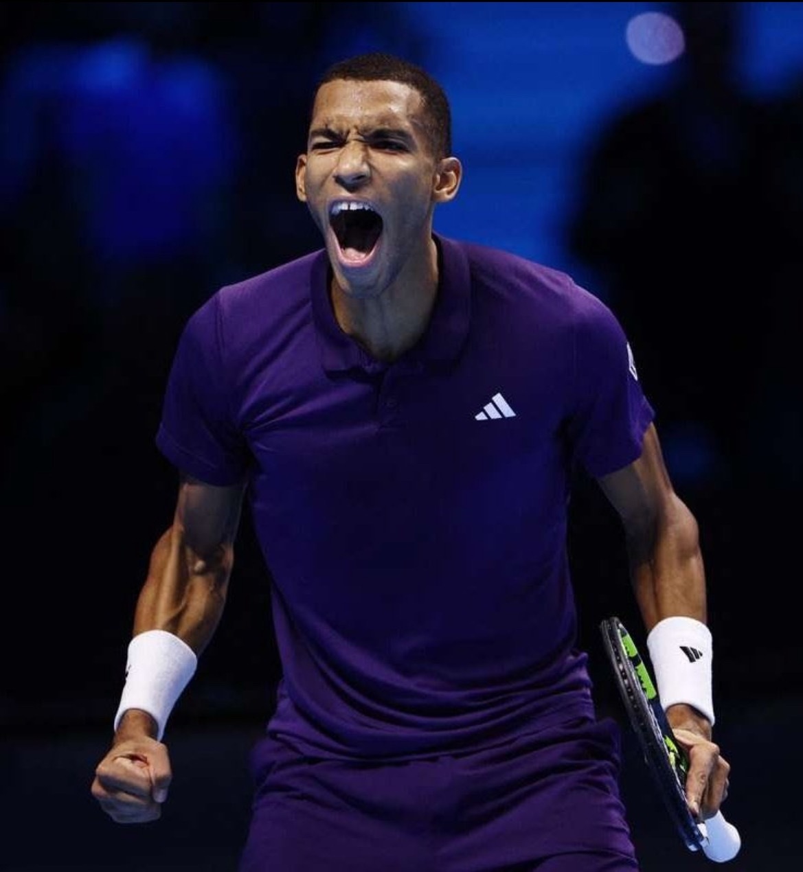 奥格·阿利亚西姆在都灵以 6-4 7-6 （4）击败兹维列夫，职业生涯首次晋级A