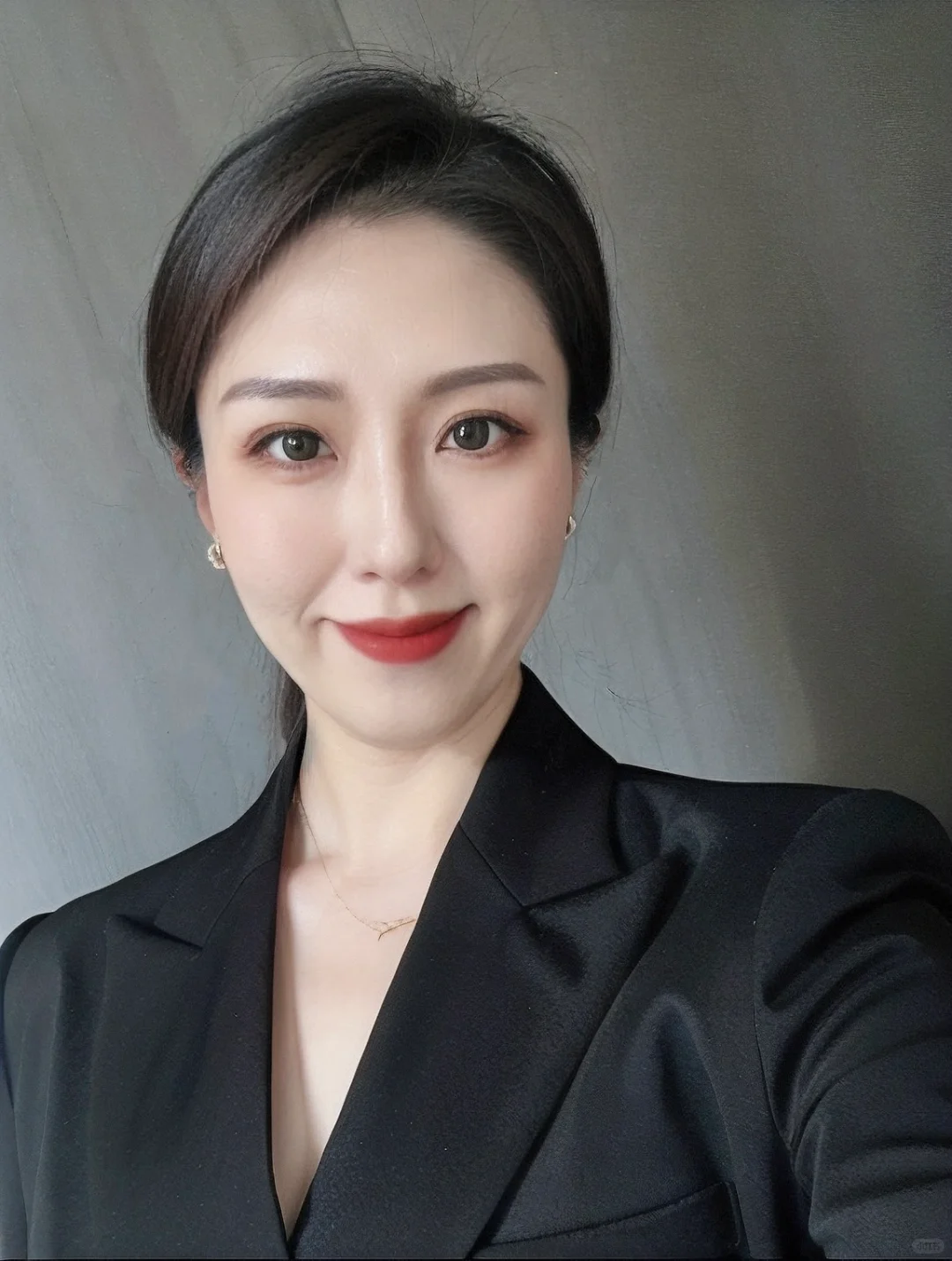 人这一辈子，最放不下的东西其实就是钱和情，为了钱起早贪黑，做牛做马。为...
