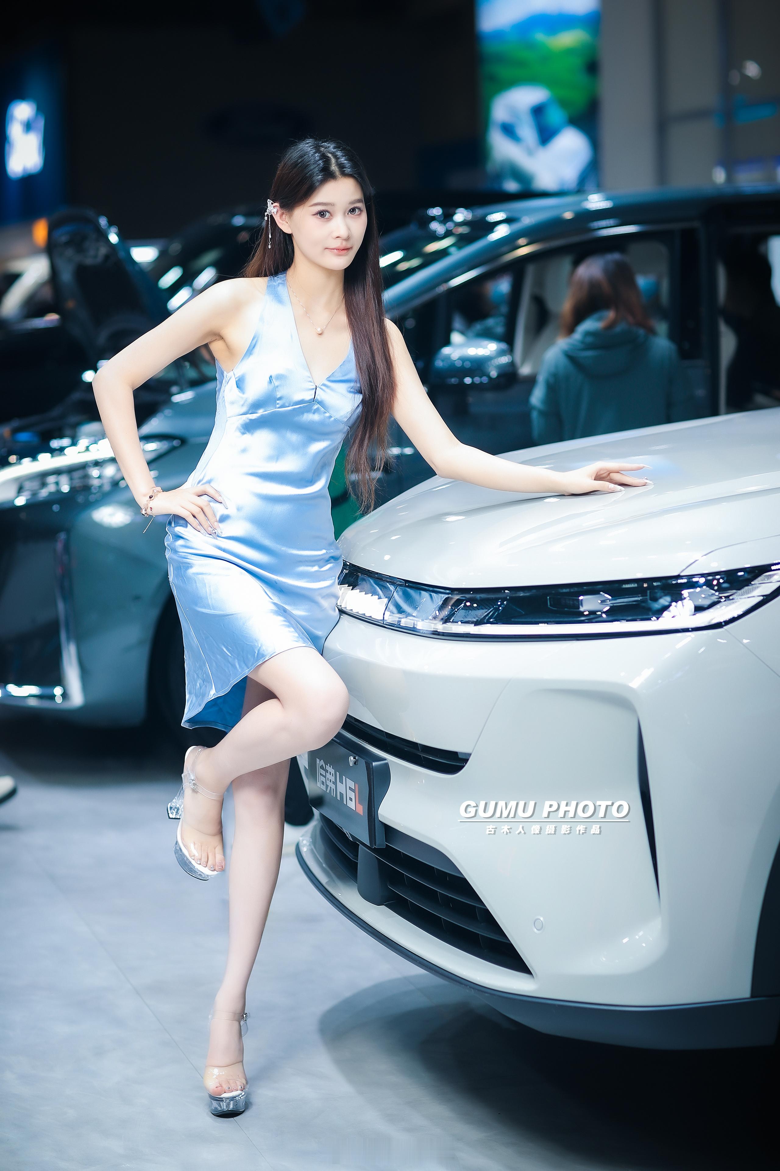2025重庆汽车消费节长城汽车展台模特小姐姐。2025重庆汽车消费节   