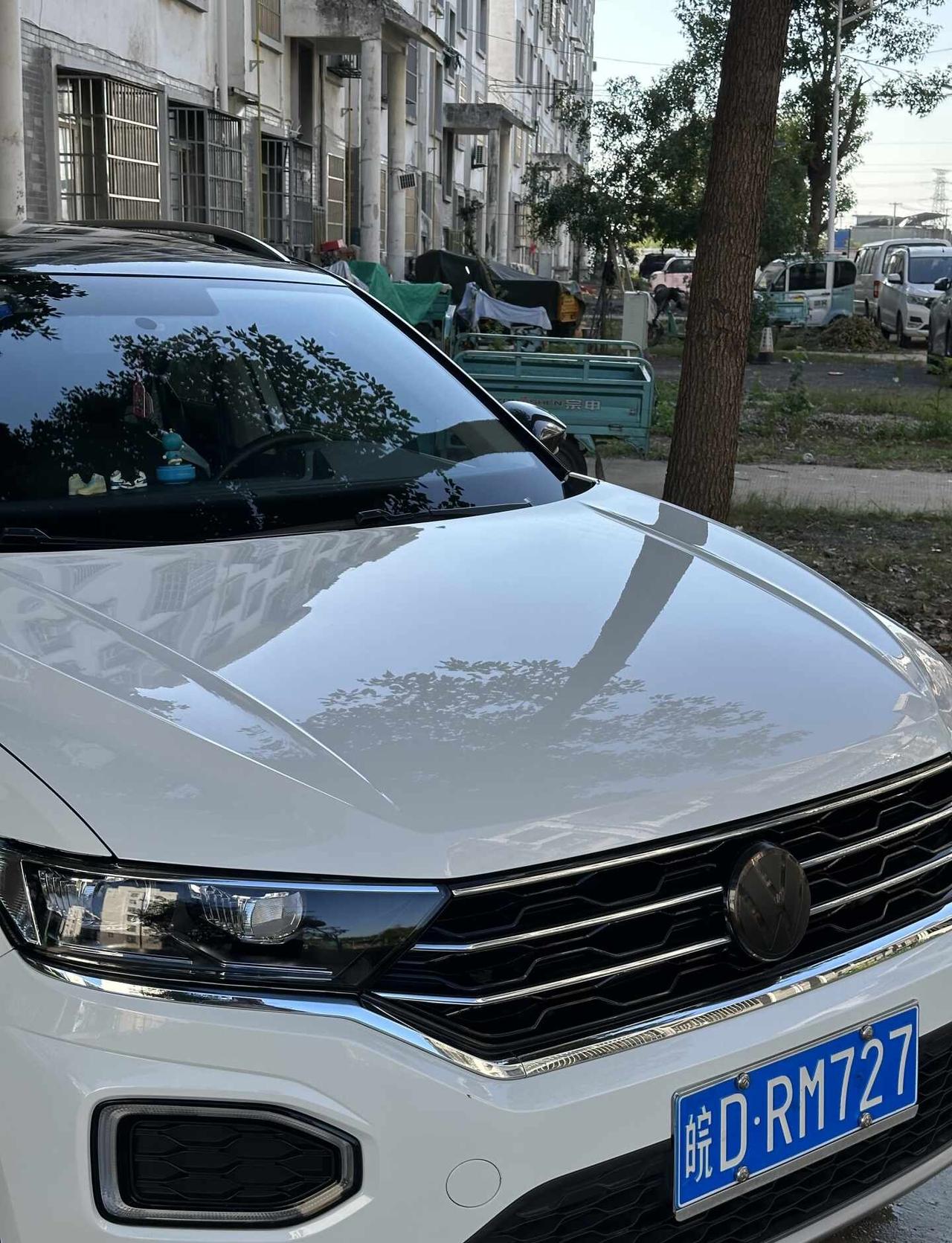 到底还有多少人热爱自己洗车？
撸车佬是不是都这么洗车
慢慢冲洗，细细打理
不急不