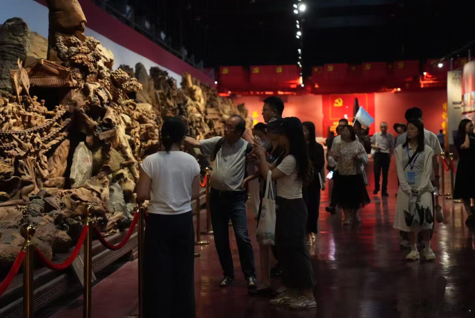 益山益水邂逅大美益阳【走进宇艺木国，被巨型根雕深深震撼】这次来益阳打卡这座宝藏4