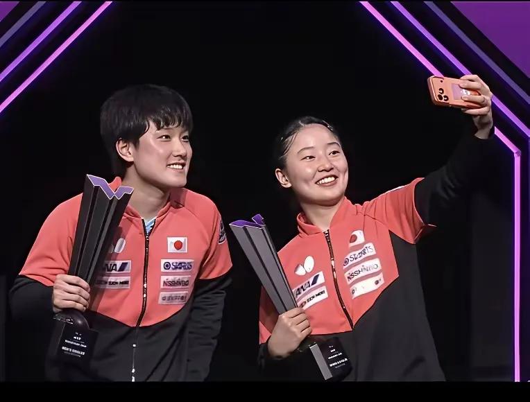 张本兄妹的的这次夺冠，改变了很多很多人的看法，即使你不喜欢，但是两兄妹一同登上最