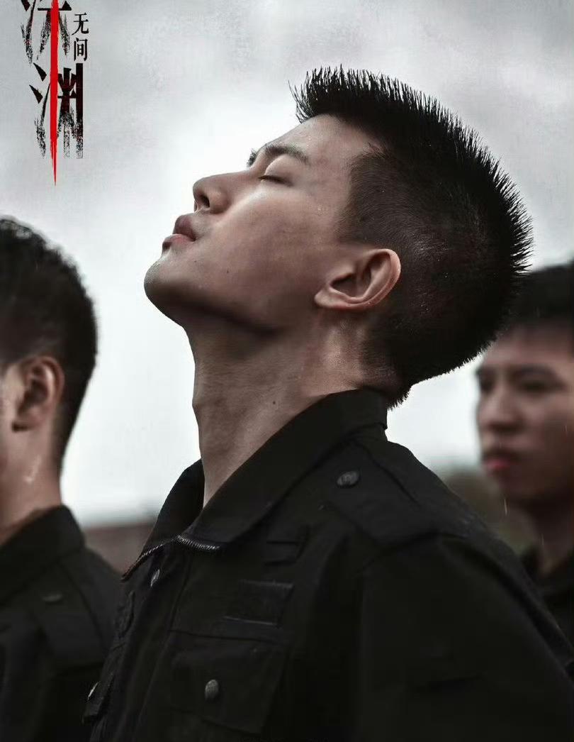有望9号开播！

任嘉伦甩掉古装滤镜演刑警，

演员转型到底有多难？

在内娱，