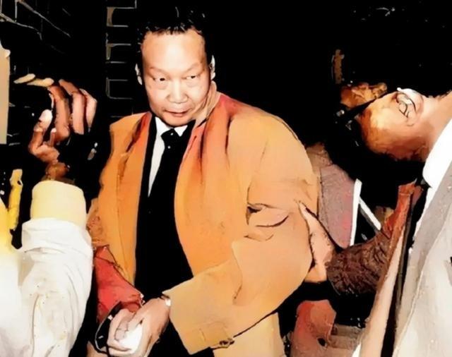 1986年，我国潜伏在美国长达37年的王牌特工金无怠被捕，面对警方的严酷惩罚，他